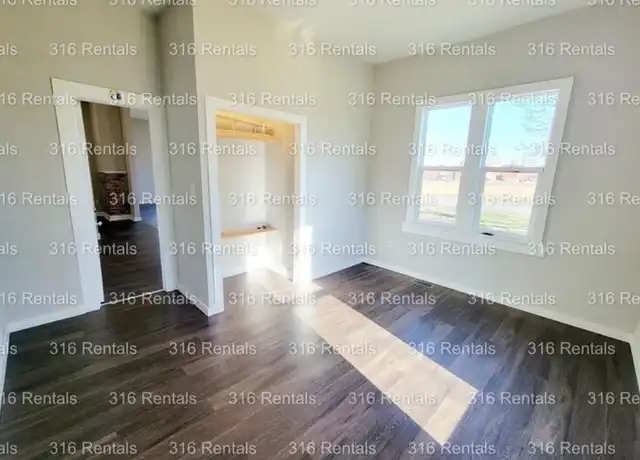 Property at 425 N Pine St, Newton, KS, 67114, 3 beds, 1 bath, [object Object]