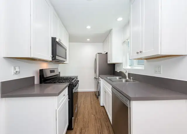 Photo of 520 Calle La Roda, Camarillo, CA 93010