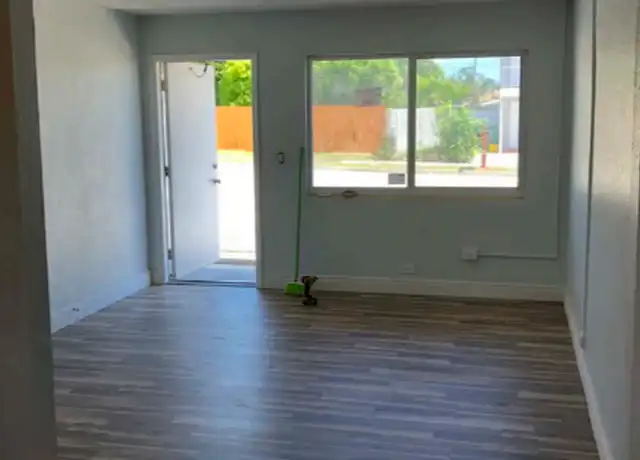 Property at 1425 W 31st St Unit 2, West Palm Beach, FL, 33404, 2 beds, 1 bath, [object Object]