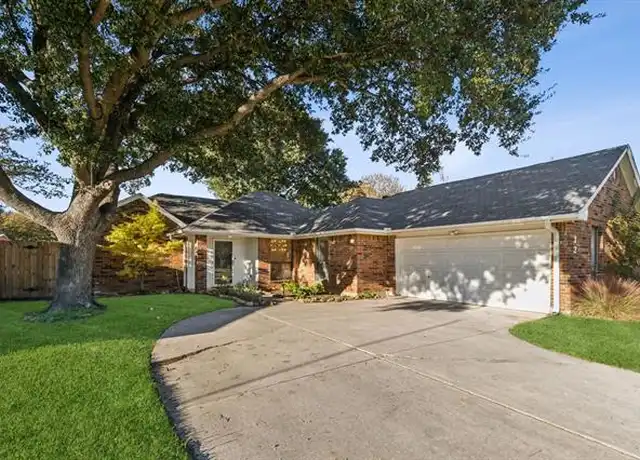 Property at 12 Chimney Rock Dr, Roanoke, TX, 76262, 3 beds, 2 baths, [object Object]