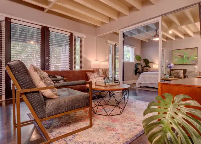 Property at 5002 Junius St Unit 06, Dallas, TX, 75214, 1 bed, 1 bath, [object Object]