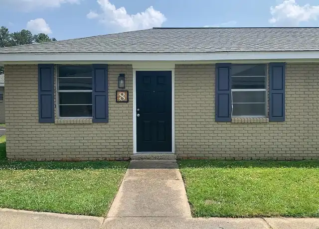 Property at Cottage Campuses - 119 N 35th Ave, Hattiesburg, MS, 39401, 1 bed, 1 bath, [object Object]