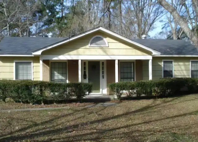 Property at 5301 Ridgewood Rd, Jackson, MS, 39211, 3 beds, 2 baths, [object Object]