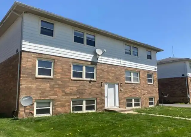 Property at 604 W 63rd St Unit 4, Davenport, IA, 52806, 2 beds, 1 bath, [object Object]