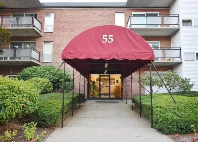 Property at 55 Broadlawn Park, Chestnut Hill, MA, 02467, 1 bed, 1 bath, [object Object]
