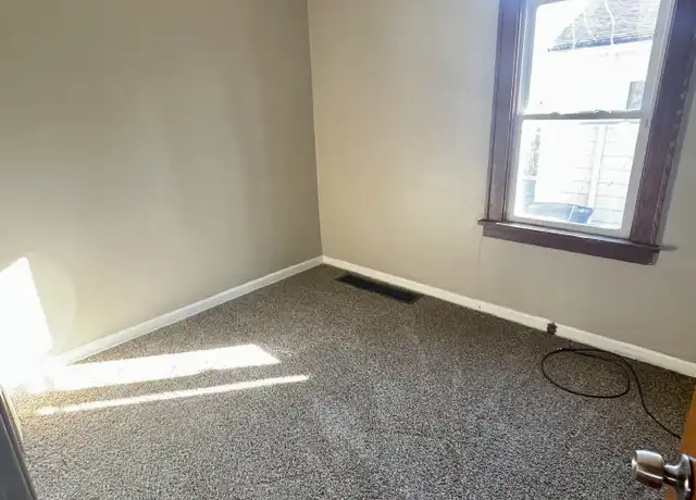 Property at 4619 E 175th St, Cleveland, OH, 44128, 5 beds, 1 bath, [object Object]