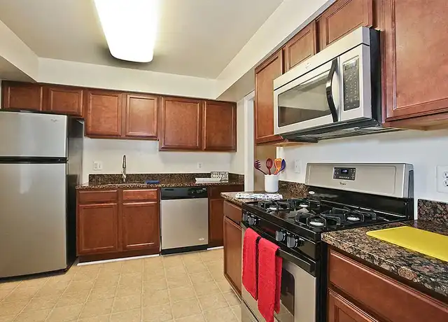 Property at Fairfax Square Apartments - 9860 Fairfax Sq, Fairfax, VA, 22031, 1-3 bed, 1-2.5 bath, [object Object]