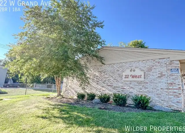 Property at 22 W Grand Ave Unit 4, Fox Lake, IL, 60020, 2 beds, 1 bath, [object Object]