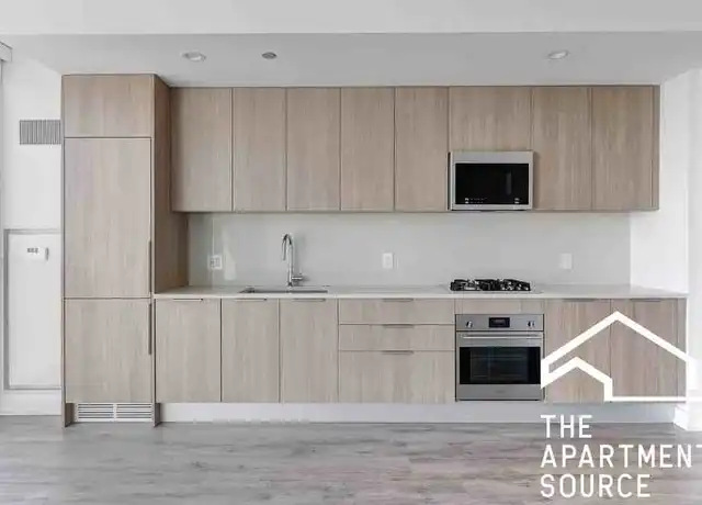 Property at 204 W Hill St, Chicago, IL, 60610, 0 beds, 1 bath, [object Object]
