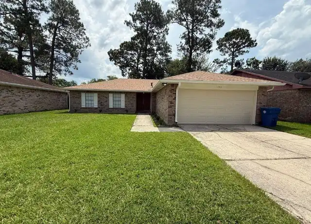 Property at 122 W Queens Dr, Slidell, LA, 70458, 4 beds, 2 baths, [object Object]