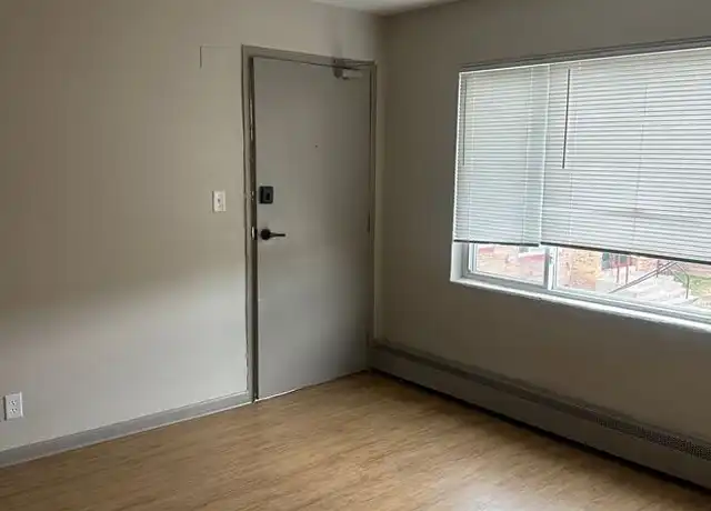 Property at 256 Birmingham St Unit 2, St Paul, MN, 55106, 1 bed, 1 bath, [object Object]