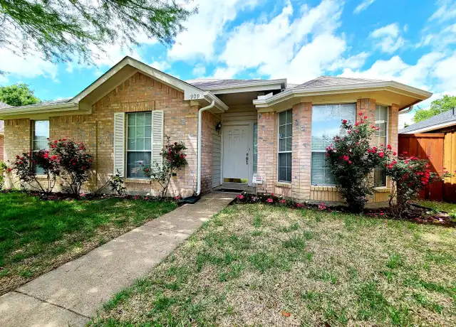 Property at 909 Crestwood Dr, Cedar Hill, TX, 75104, 3 beds, 2 baths, [object Object]