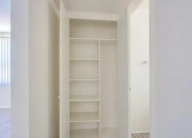 Property at 1600 W Highland Ave, Phoenix, AZ, 85015, 1 bed, 1 bath, [object Object]