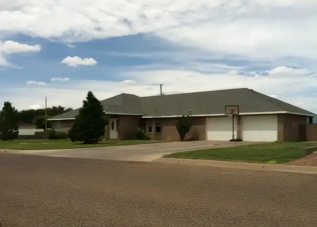 Property at 309 E 16th St, Portales, NM, 88130, 4 beds, 3 baths, [object Object]