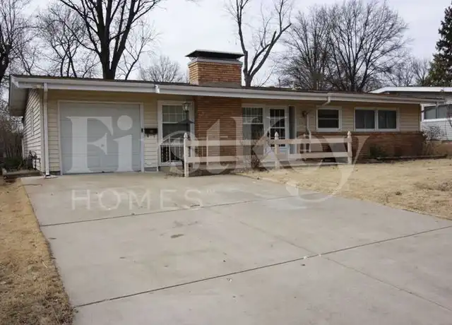 Property at 445 Ridge Dr, Florissant, MO, 63033, 3 beds, 2 baths, [object Object]