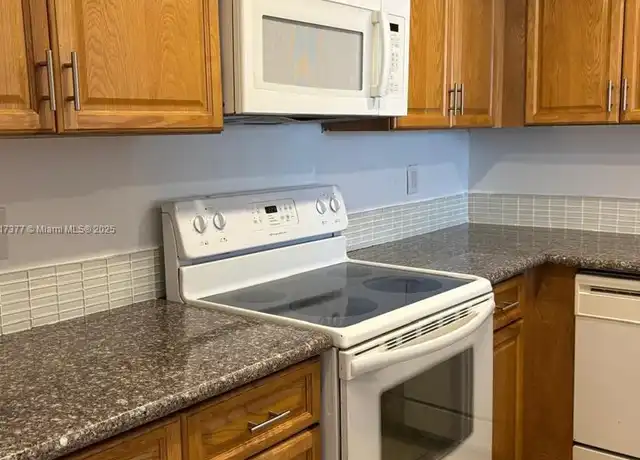 Property at 7010 NW 186th St Unit 5-416, Hialeah, FL, 33015, 1 bed, 1 bath, [object Object]