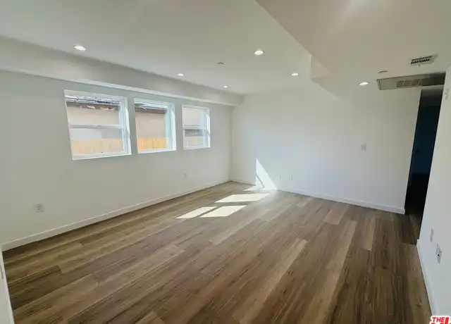 Property at 231 W 85th St, Los Angeles, CA, 90003, 3 beds, 1 bath, [object Object]