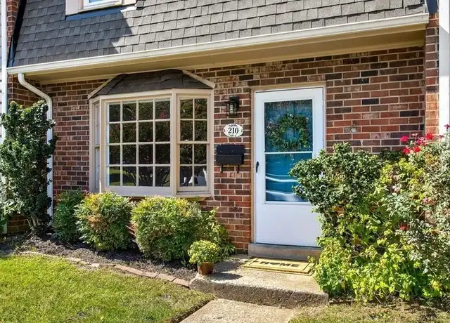Property at 210 Newstead Dr, North Chesterfield, VA, 23235, 2 beds, 1.5 baths, [object Object]