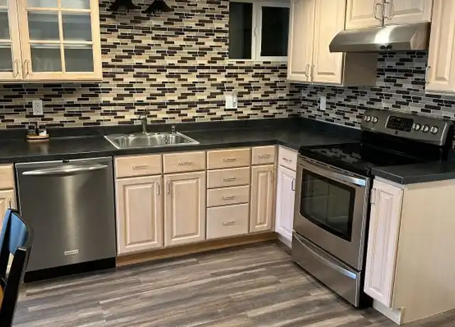 Property at 8 Lyn Oak Ln, Kings Park, NY, 11754, 2 beds, 1 bath, [object Object]