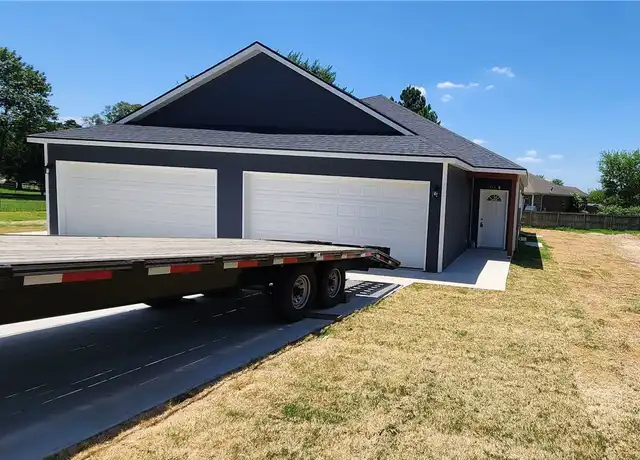 Property at 3114 Old Wire Rd Unit B, Springdale, AR, 72764, 3 beds, 2 baths, [object Object]