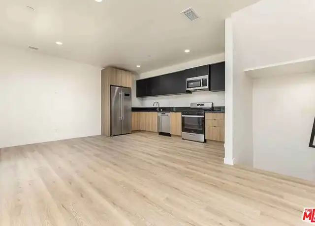 Property at 2103 S Burnside Ave, Los Angeles, CA, 90016, 4 beds, 3.5 baths, [object Object]