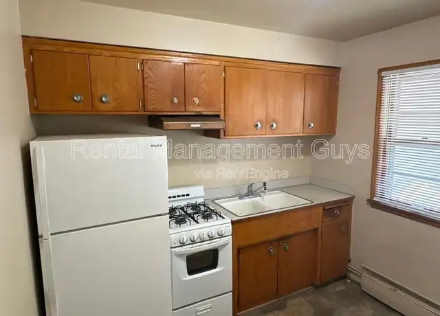 Property at 616 Ivy Ave E Unit 1, St Paul, MN, 55130, 1 bed, 1 bath, [object Object]