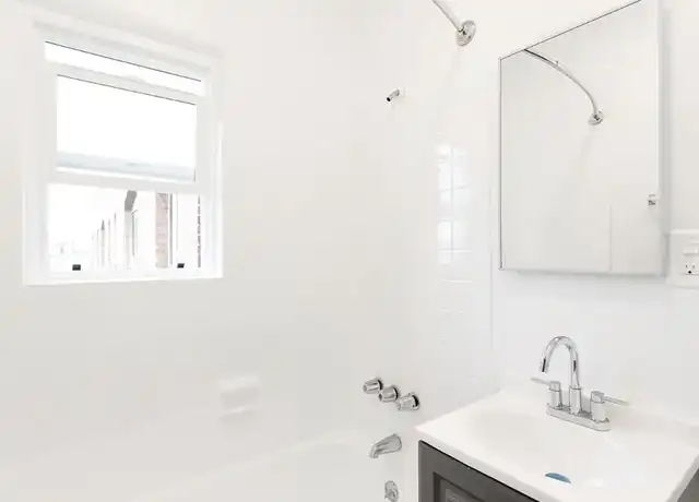 Property at Charming Apartment in the Heart of Koreatown - 426 S Manhattan Pl, Los Angeles, CA, 90020, 0 beds, 1 bath, [object Object]