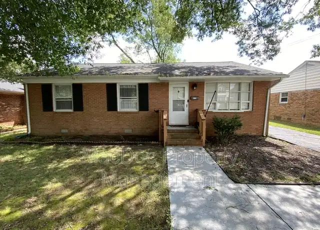 Property at 304 Stratford Ave, Fredericksburg, VA, 22408, 3 beds, 2 baths, [object Object]