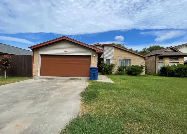 Property at 7029 Clubgate Dr, Corpus Christi, TX, 78413, 3 beds, 2 baths, [object Object]