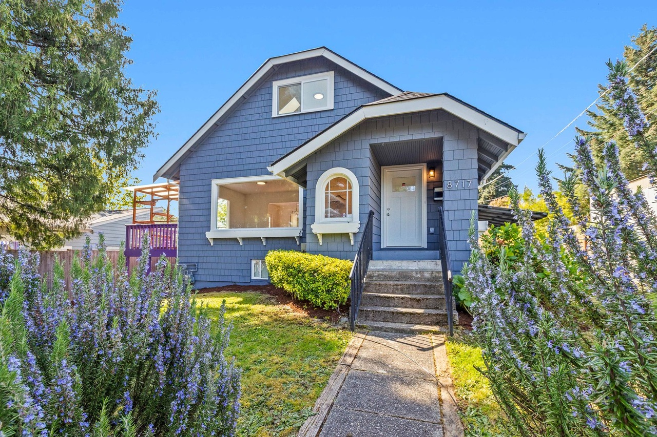 Gw ㊵ 8717 S 117th St, Seattle, WA 98178 | Redfin
