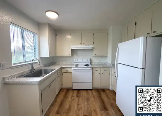 Property at 102 E Bernal Dr Unit 3, Salinas, CA, 93906, 2 beds, 1 bath, [object Object]
