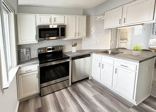 Property at 1950 Oak Brooke Dr, Howell, MI, 48843, 1-3 bed, 1-2 bath, [object Object]