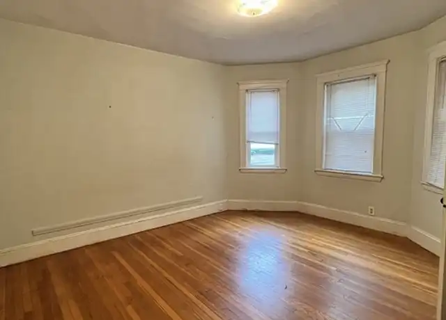 Property at 75 Glen Rd Unit 3, Boston, MA, 02130, 3 beds, 1 bath, [object Object]