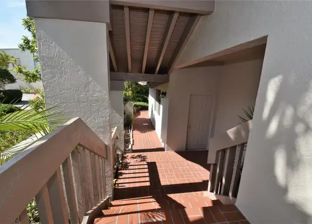 Property at 1631 Starling Dr #204, Sarasota, FL, 34231, 3 beds, 2 baths, [object Object]