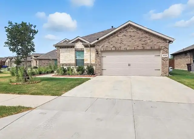 Property at 8528 Berry Crest St, Fort Worth, TX, 76179, 5 beds, 2 baths, [object Object]