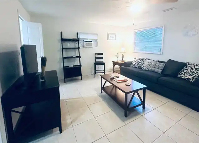 Property at 4811 Emerson Ave S, Saint Petersburg, FL, 33711, 1 bed, 1 bath, [object Object]
