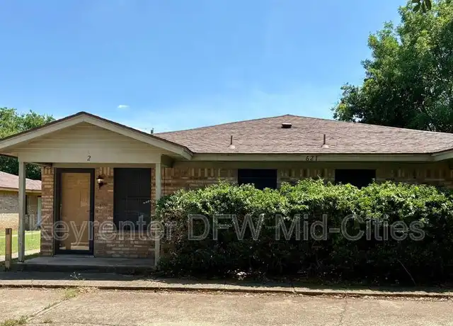 Property at 621 Race St Unit 4, Crowley, TX, 76036, 2 beds, 1.5 baths, [object Object]