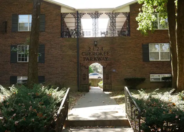 Property at 2124 Cherokee Pkwy Unit 2124CHE-105, Louisville, KY, 40204, 0 beds, 1 bath, [object Object]