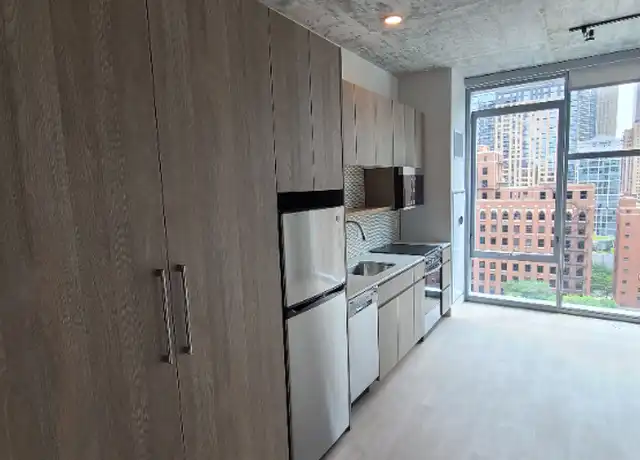 Property at 216 W Chicago Ave, Chicago, IL, 60654, 0 beds, 1 bath, [object Object]