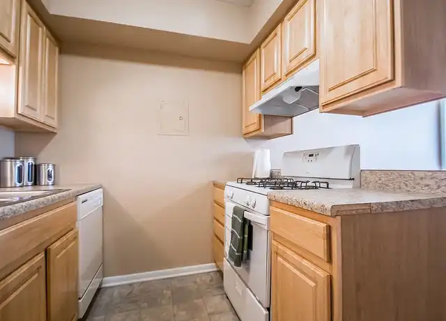 Property at Sunset Ridge Townhomes - 13106 C Plz, Omaha, NE, 68144, 2 beds, 1 bath, [object Object]