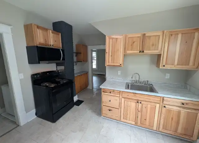 Property at 1825 Patterson Ave SW Unit A, Roanoke, VA, 24016, 2 beds, 1 bath, [object Object]