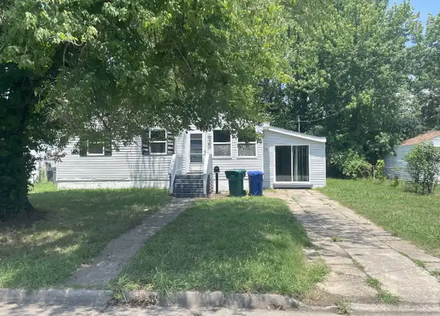 Property at 911 W Russell Ct, Newport News, VA, 23605, 4 beds, 2 baths, [object Object]