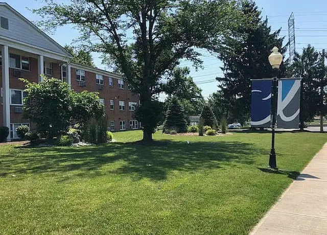 Photo of 253 Lafayette Rd, Edison, NJ 08837