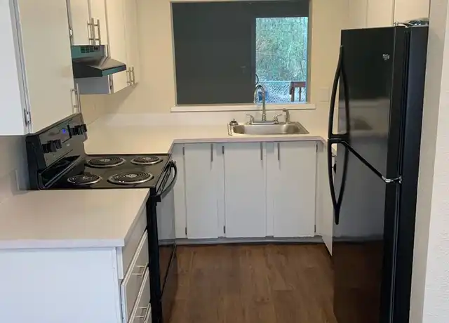Property at 1896 Oregon 99W Unit 18, McMinnville, OR, 97128, 2 beds, 1.5 baths, [object Object]