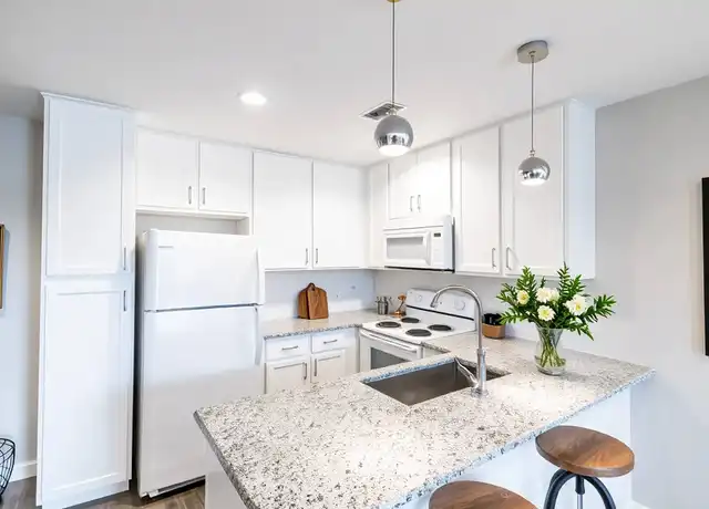Property at Central Park Apartments - 1603 E Brazos St, Victoria, TX, 77901, 1-2 bed, 1 bath, [object Object]