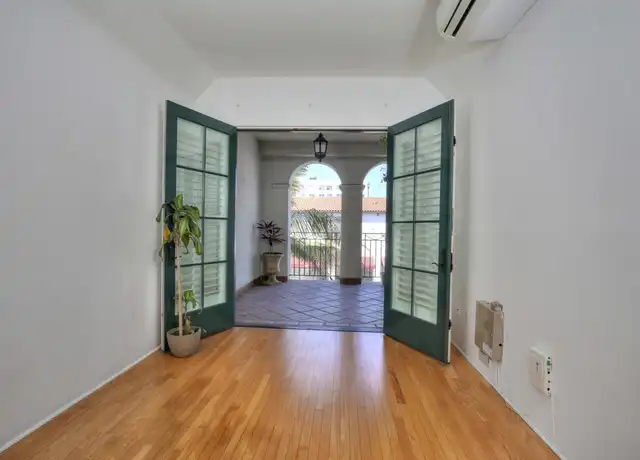 Property at 105 W De La Guerra St, Santa Barbara, CA, 93101, 1 bed, 2 baths, [object Object]