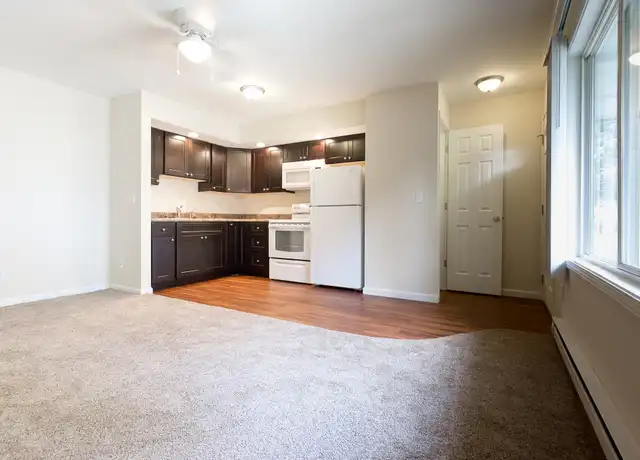 Property at 1012 Pries St Unit 3, Danville, IL, 61832, 1 bed, 1 bath, [object Object]