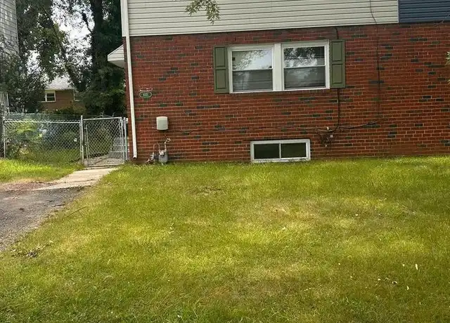 Property at 1021 E Williams Cir, Chester, PA, 19013, 5 beds, 1.5 baths, [object Object]
