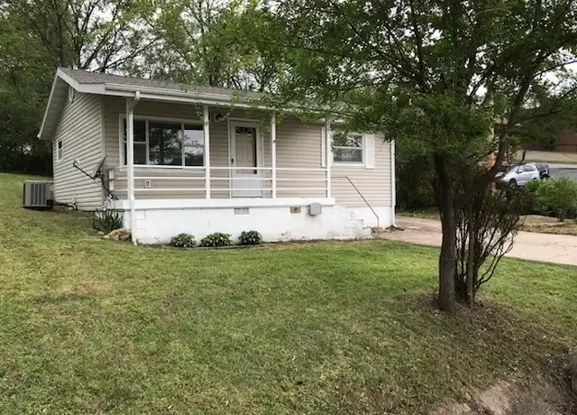 Property at 211 S 4th St, Branson, MO, 65616, 2 beds, 1 bath, [object Object]