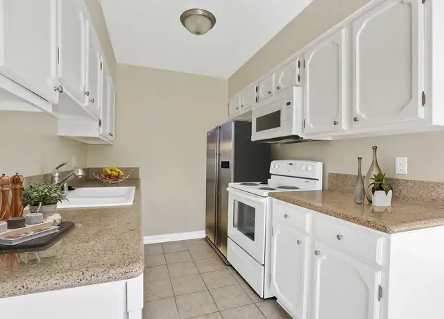 Photo of 115 N Doheny Dr, Los Angeles, CA 90048